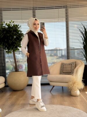 16-1098 Çiçek Kapitone Desen Çıtçıtlı Yelek Kahve